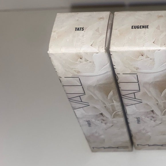 Max giambattista valli lipstick tats - Picture 2 of 4